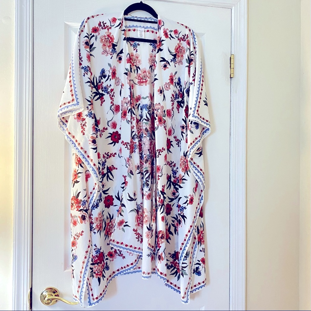 Luxurious One Size Floral Kimono